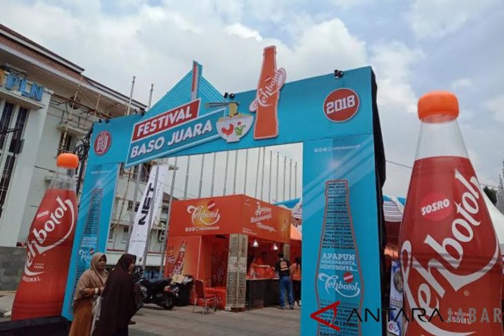 Festival Baso Juara 2018 - Main entrance gate with Tehbotol sponsorship and festival branding